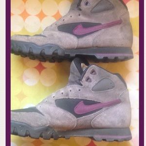 Women's Nike Hiking Boots Size 9